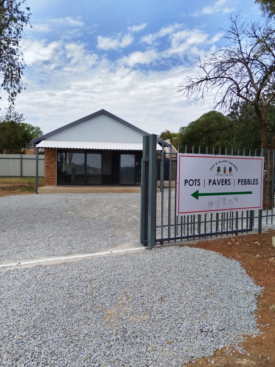 Commercial Property for Sale in Flamwood North West